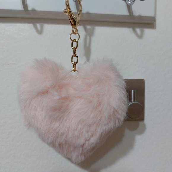 Light Color Heart Shaped Pom Pom Super Soft Keychain Handbag Accessory Furry - Picture 1 of 7